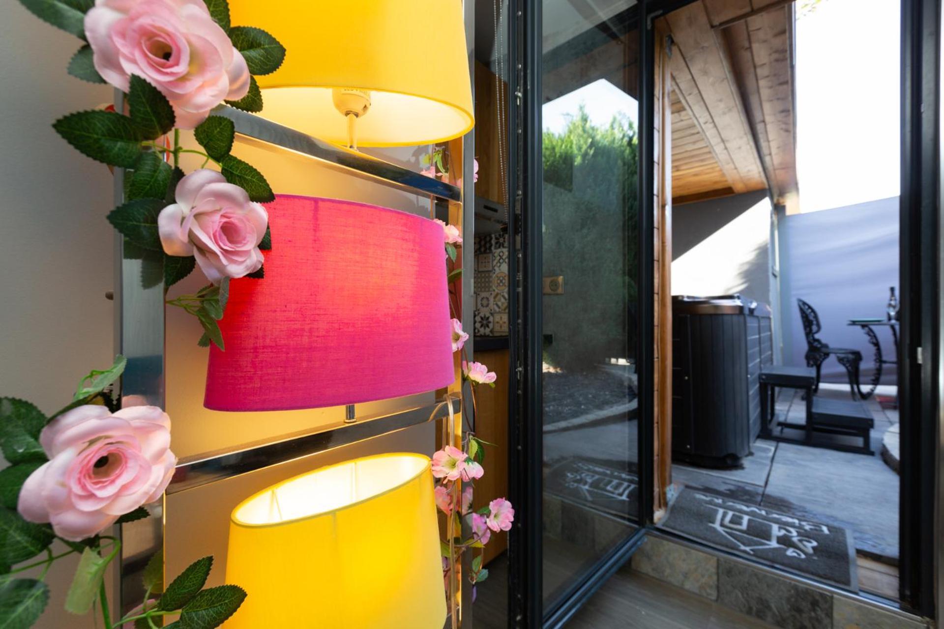 Gites Spa Strasbourg - Studio Romantique, Jacuzzi, Sauna, Terrasse Privee Furdenheim エクステリア 写真