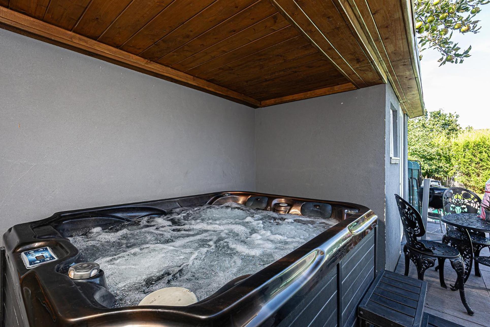 Gites Spa Strasbourg - Studio Romantique, Jacuzzi, Sauna, Terrasse Privee Furdenheim エクステリア 写真
