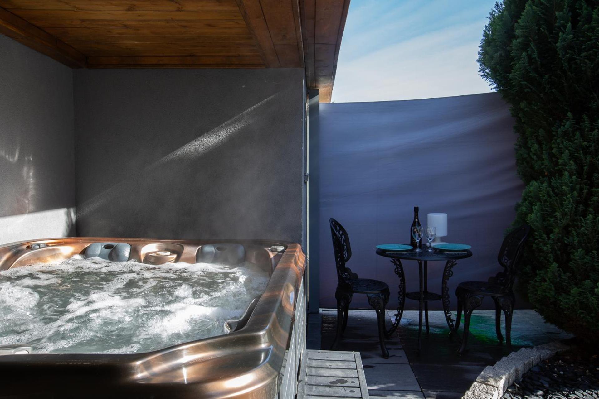 Gites Spa Strasbourg - Studio Romantique, Jacuzzi, Sauna, Terrasse Privee Furdenheim エクステリア 写真