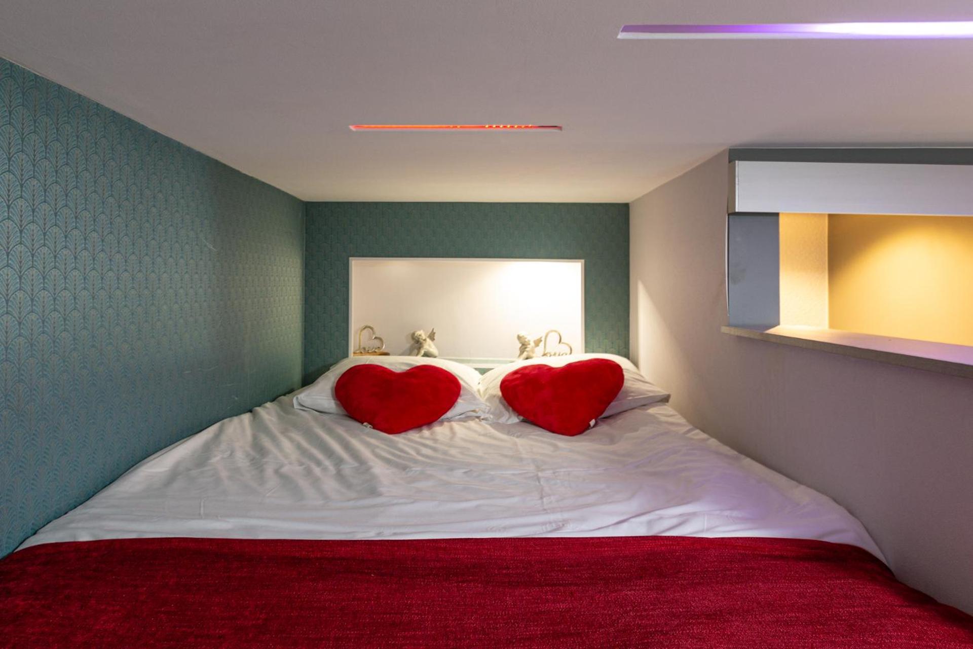 Gites Spa Strasbourg - Studio Romantique, Jacuzzi, Sauna, Terrasse Privee Furdenheim エクステリア 写真